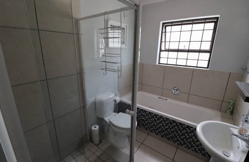 Sandbaai House | Carole's Cottage, your home away from home!