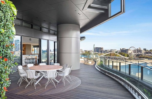 Brisbane Central Business District Apartment | CASSA ONE - Luxury 2b Apt in Brisbane City w/Pool