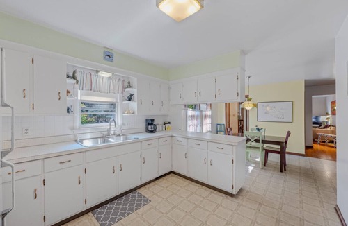 Berkeley Springs House | Castle View - Perfect for families, game room, pet-friendly, DT Berkeley Springs