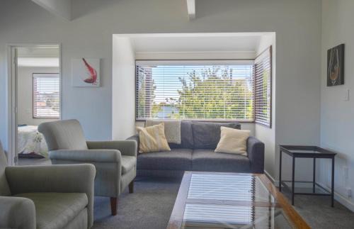 Bluff Hill House | Central City Gem - Napier Holiday Home