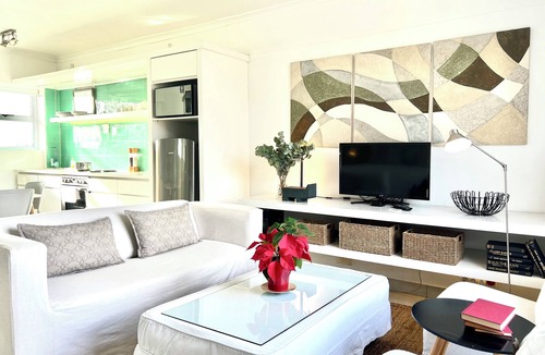 Green Point Apartment | Central, Open plan renovated pad with fast internet and parking.