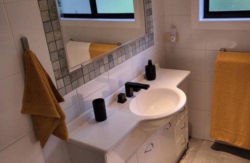 Lismore House | Central town house. 2km away from lismore base house.
