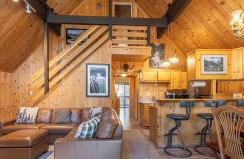 Mammoth Lakes Ski Chalet | Chalet #23, Ski in/Out,Slope-Side Steps to Main Lo