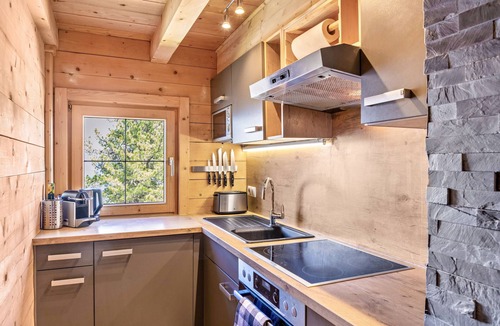 Kaltenbach Ski Chalet | Chalet 'Hochzillertal' with Mountain View, Private Terrace and Wi-Fi