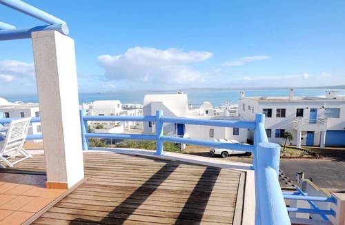 Paradise Beach House | Charis to Theo - Relax in Style at this 3-Bedroomed Langebaan Holiday House