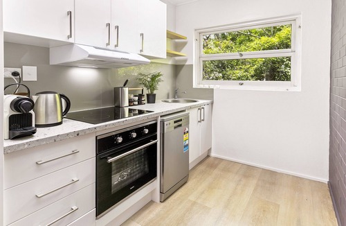St. Lucia Apartment | Charming 2-Bed Near River & City of Brisbane