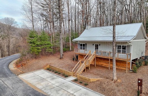 Clayton House | Charming 2-bedroom house in bustling Clayton, GA with WiFi, Kingwood Resort!