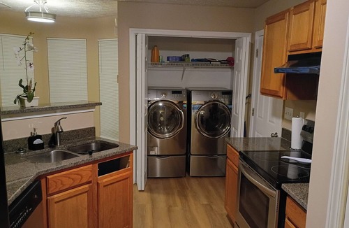 Ellenwood House | Charming 3 bedroom Home near 675/285/75 in Ellenwood