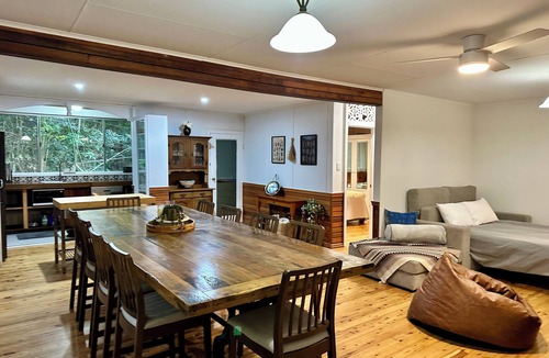 Lamington Cottage | Christmas Creek Rainforest Retreat, ultimate nature filled group getaway.
