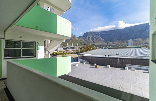 Cape Town City Centre Apartment | City Pad, next to Parliament Cape Town City Centre with WiFi