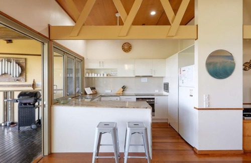 Point Lookout House | Claytons 1 | 4 bedrooms, 2 bathroom, beach front - wonderful!