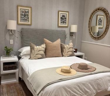 Clifton Ski Chalet | Clifton 4th Beach Villa 6 Sleeper