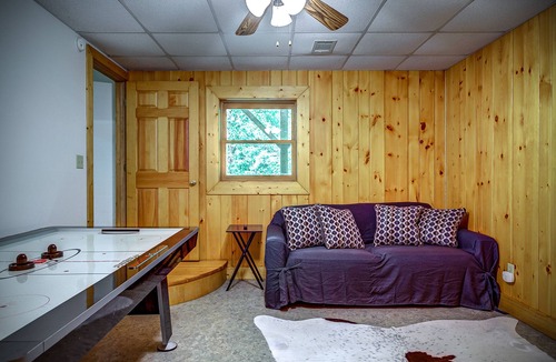 Blowing Rock House | Closest cabin to Tweetsie. BEST Blowing Rock Location! Hot tub & game room