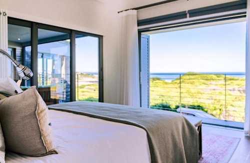 De Kelders Villa | Coastal Cove Whale Watching Retreat