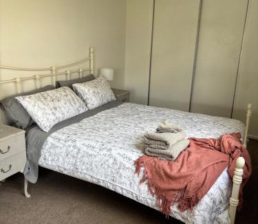 Army Bay Apartment | Coastal Guest Suite near Fishermans Cove
