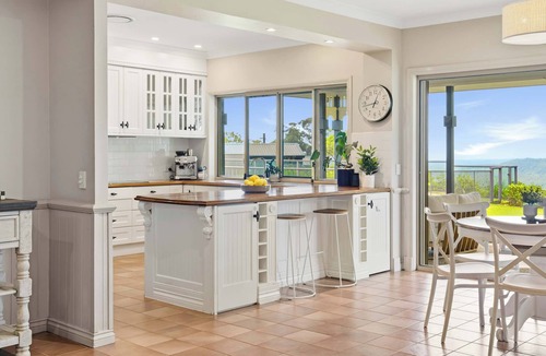 Ninderry House | Coastview Estate: Pool, Scenic, 20mins to Coolum