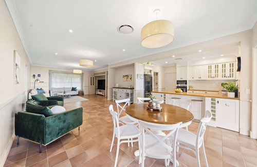 Ninderry House | Coastview Estate: Pool, Scenic, 20mins to Coolum