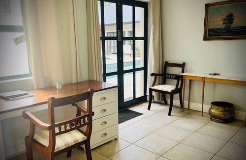Plettenberg Bay Cottage | Comfortable Large Country Home sleeps 7 with 4 large bedrooms, private garden.