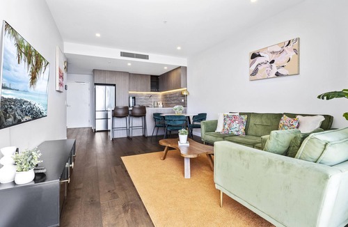 Broadbeach Apartment | Comfy 2 Bedroom Unit in Broadbeach (No Parking). STAR 14802 - 3N - NB