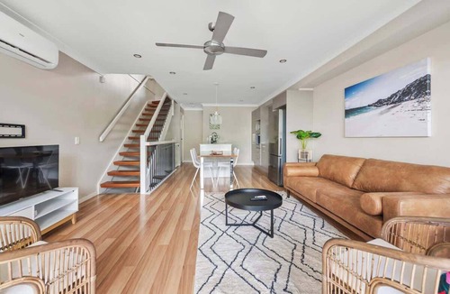 Murarrie House | Convenient + Spacious! 3Bed/2.5Bath/1Car~Townhouse