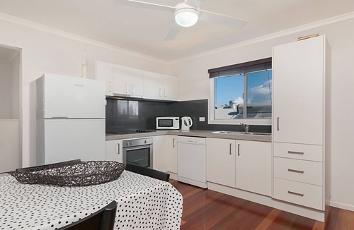 Yamba House | Convent Cottage - Pet-Friendly Stay in the Heart of Yamba - Holiday Yamba