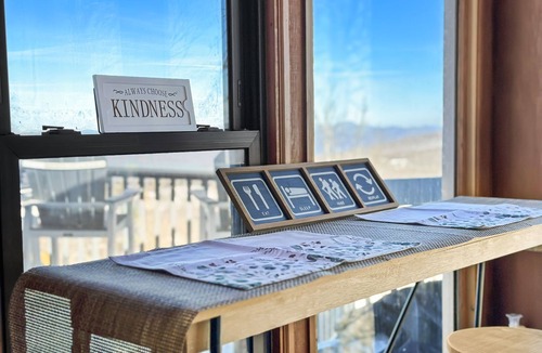 Banner Elk Ski Chalet | Cool Mtn Escape - Hike & Bike - Mtn Views - Hot Tub