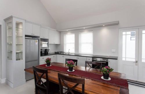 Westcliff Apartment | Coral Tree