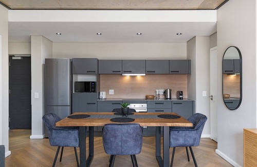 Century City Apartment | Cosy and Charming Bridgewater One Apartment | Wifi