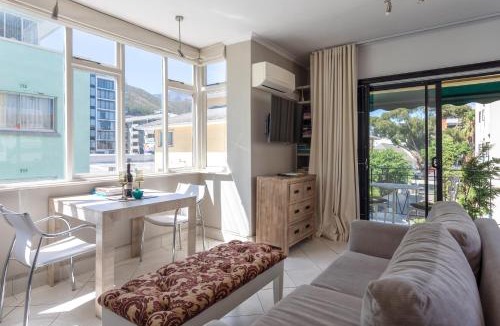Sea Point Apartment | Cosy and Classy Sea Point Apartment