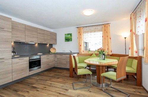 Distelberg Apartment | Cosy apartment for 6 guests with WIFI, TV, patio and panoramic view