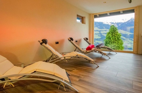 Fuegenberg Apartment | Cosy apartment for 9 people with WIFI, TV, balcony and parking
