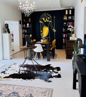 Strand House | Cosy Family 2-Bedroom Cottage with Braai, Fireplace, Kitchen near Strand Beach