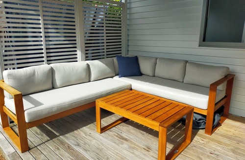 Raglan House | Cosy Raglan Bach