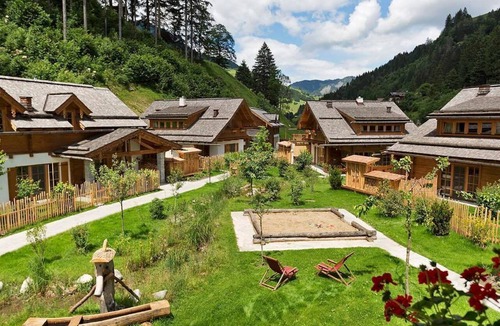 Grossarl House | Cowslip violet alpine poppy mountain lily 55 m² - Holiday village Holzleb'n