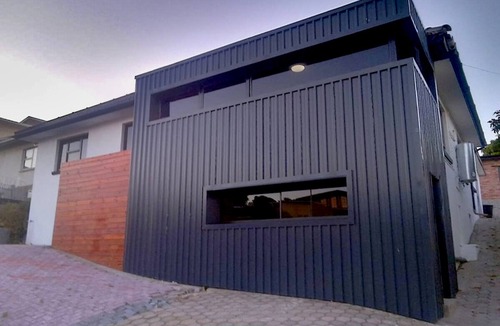 Port Elizabeth Apartment | Cozy 1-Bedroom Apartment in Sunny Gqeberha with AC, WiFi