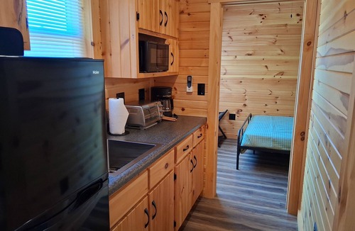 Kings Mountain Cabin | Cozy 2-Bedroom Cabin Near Two Kings Casino & Local Attractions