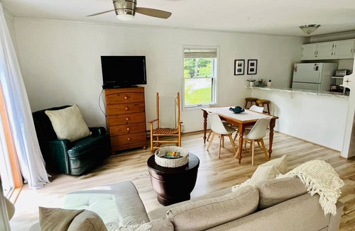 Beech Mountain Apartment | Cozy Pet-Friendly Studio! Land of Oz ! Festivals!