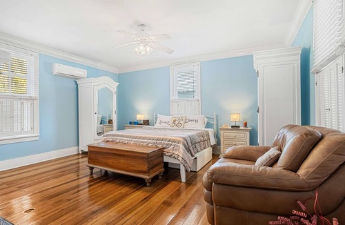 Damascus Other | Cozy spacious farmhouse home built in 1900. 4 bedrooms 3 bathrooms in Damascus