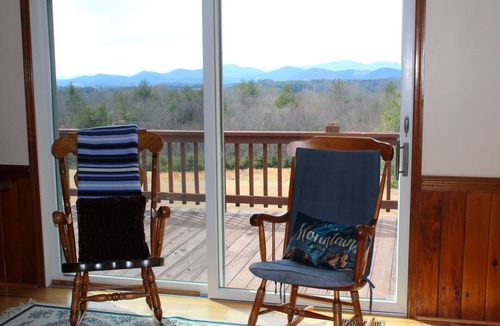 Jefferson Cabin | Cozy Up in the Carolina Mtns–Your Perfect Winter Escape Awaits!