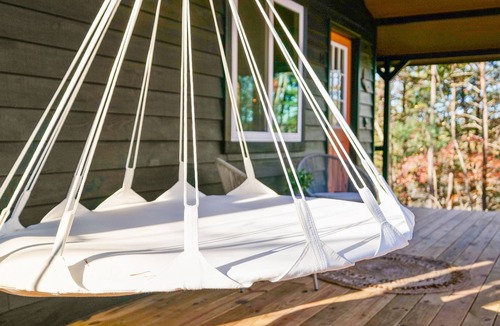 East Ellijay Cabin | CRESCENT MOON CABIN - cozy, peaceful, secluded! Close to DT Ellijay&Blue Ridge!