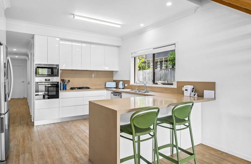 Currimundi House | Currimundi Lake House Pet Friendly