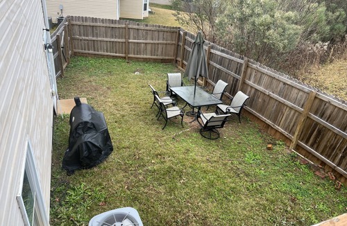 Douglasville House | Deck + BBQnFire PitnJacuzzi Tubn 65”TV