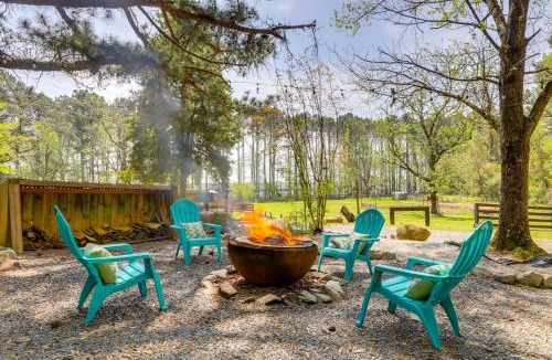 Lithonia House | Deck & Hiking Trails: Luxe Georgia Farm Retreat