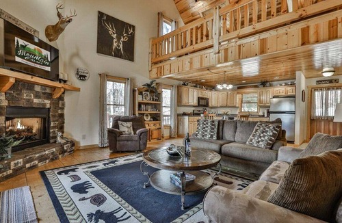 Ellijay Cabin | Deer Run by Mountain Oasis | Dog-Friendly Cabin in Coosawattee River Resort