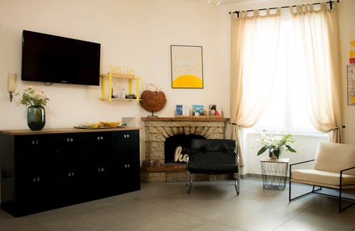 Marini Apartment | Deluxe Double Room with Shared Terrace, Wi-Fi and Air Conditioning