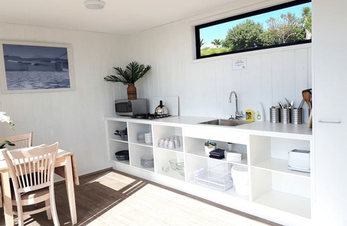 Te Arai Cabin | Deluxe Glamping Pod Rental for Amazing New Zealand Holidays on the Coast
