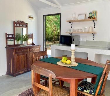 Oudtshoorn Apartment | Desert Bloom Cottage