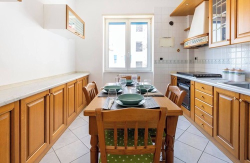 Historical Downtown Salerno Apartment | Dimora dei Naviganti - 15 Min from Amalfi Coast Sea View with Jacuzzi