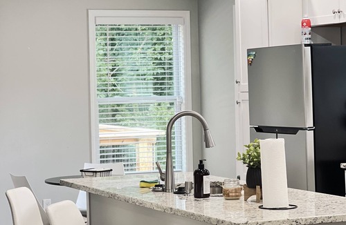 Candler-McAfee House | *Discount Holiday getaway* Boho Themed Cozy 3 Bedroom Home in Atlanta