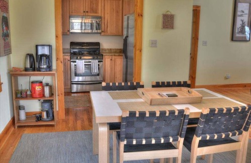 Boone Cabin | Discover Above the Clouds in West Jefferson, NC—a spacious 3-bedroom cabin for 7.